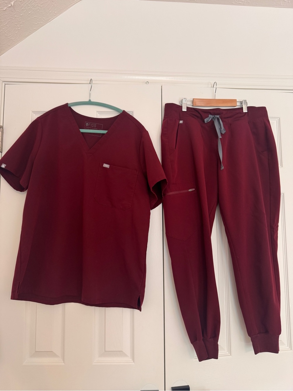 Figs Burgundy Set Top XL/Joggers Large Petite